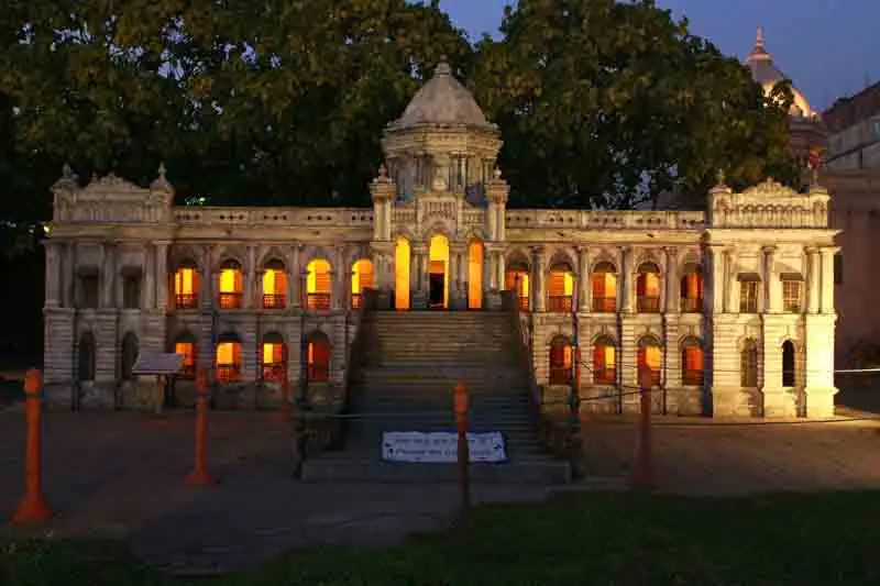 Colonial hall at night