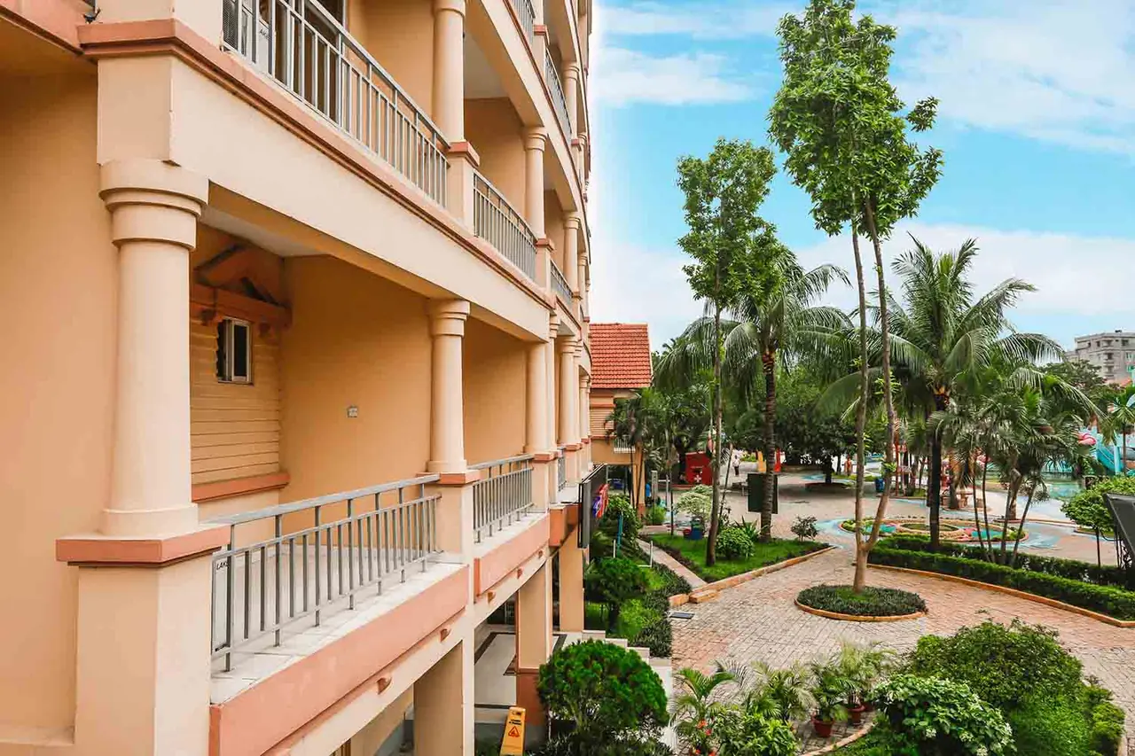Palm-lined courtyard