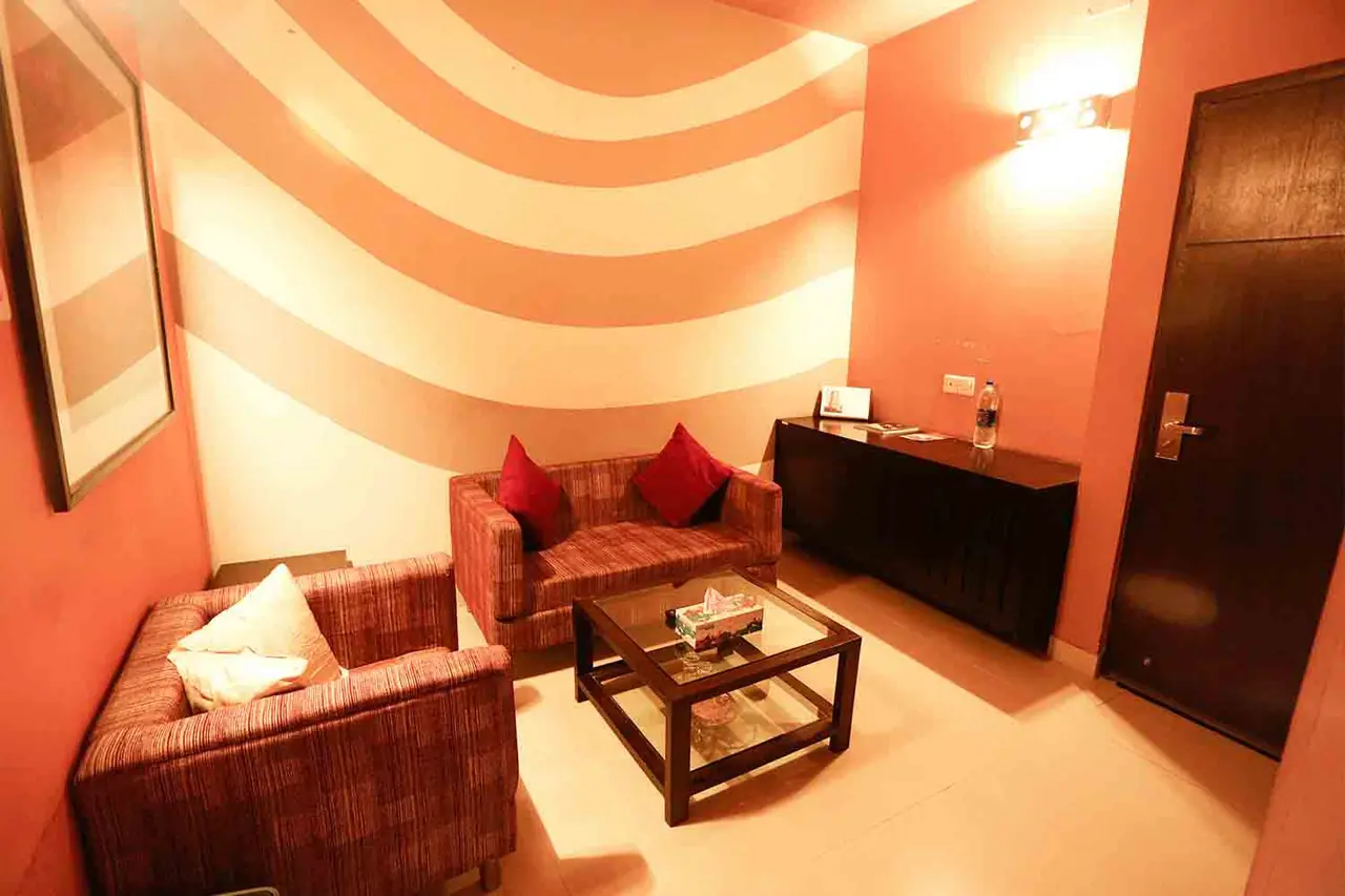 Suite lounge